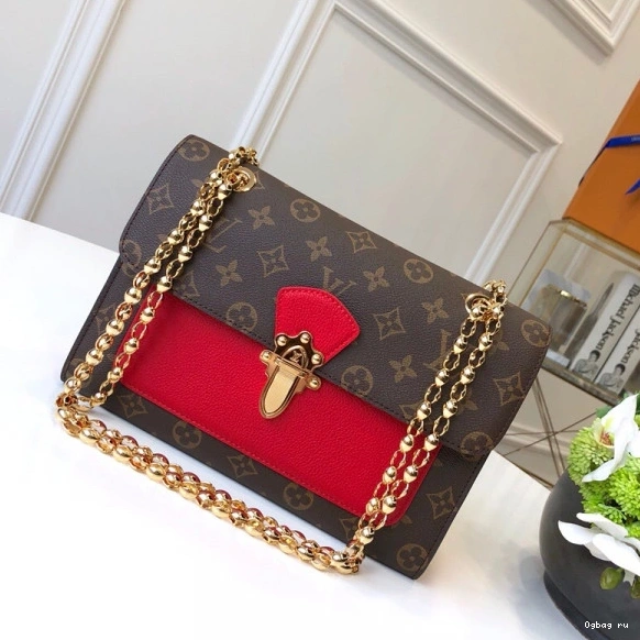 VICTOIRE Louis Vuitton 0718